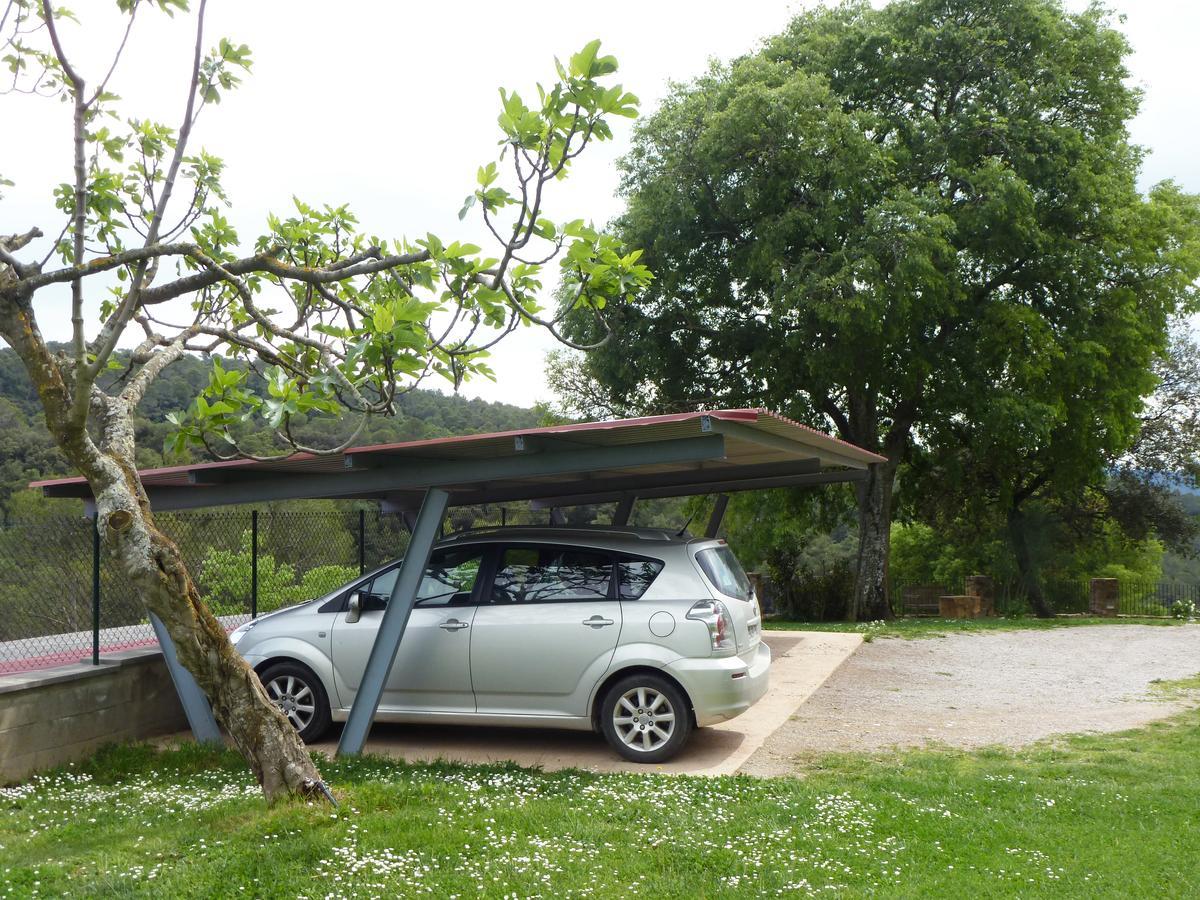 Can Mahola Beuda Bagian luar foto